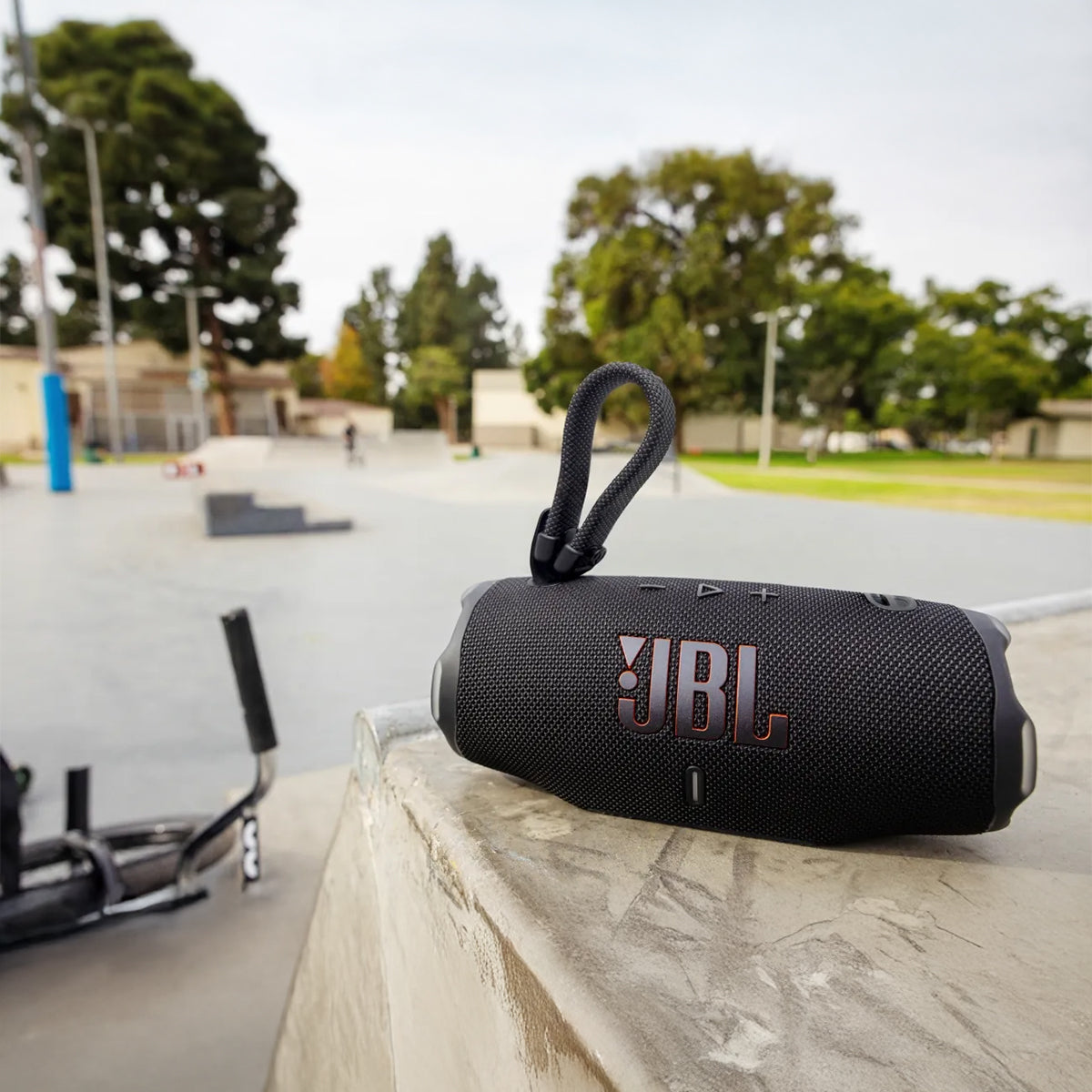 JBL Charge 6 便攜式防水藍牙喇叭